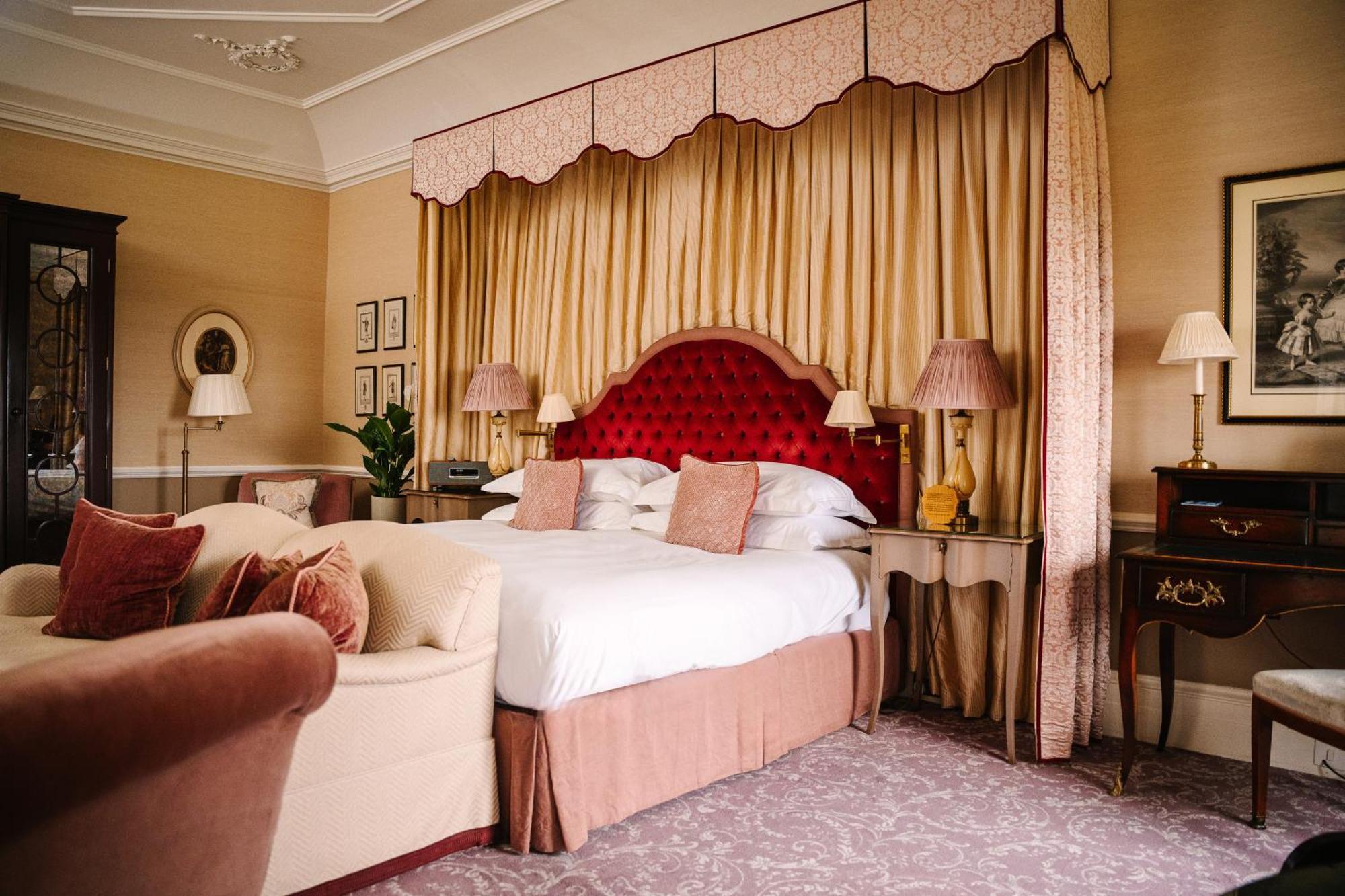Cliveden House - An Iconic Luxury Hotel Мейденхед Экстерьер фото