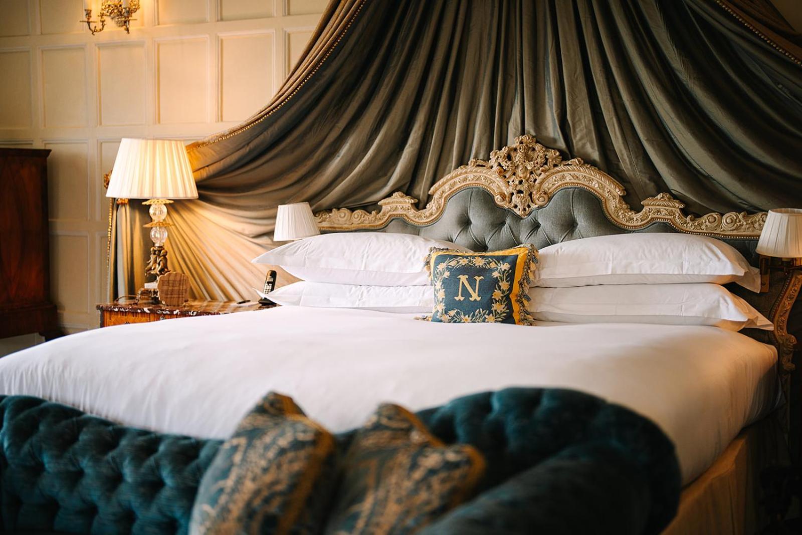 Cliveden House - An Iconic Luxury Hotel Мейденхед Экстерьер фото