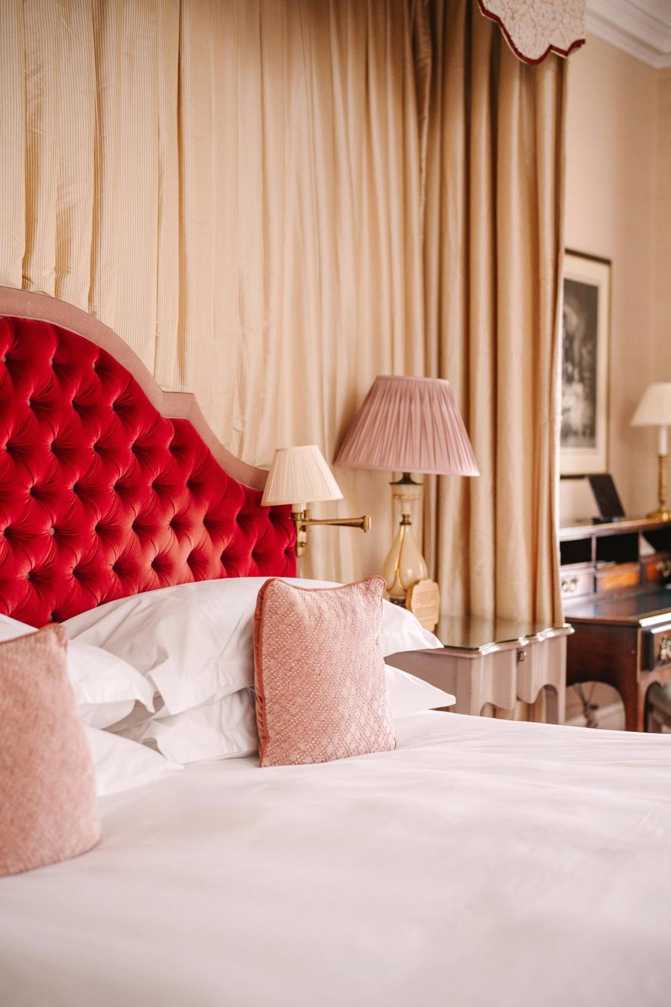 Cliveden House - An Iconic Luxury Hotel Мейденхед Экстерьер фото