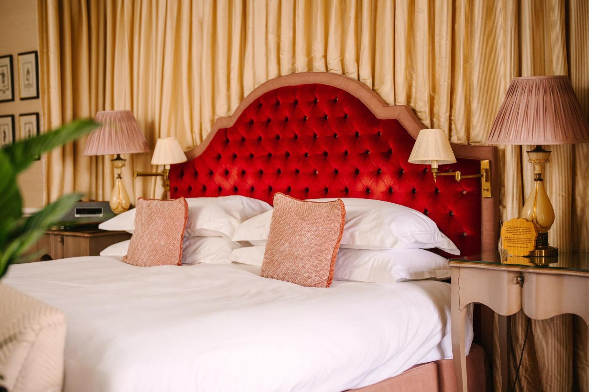 Cliveden House - An Iconic Luxury Hotel Мейденхед Экстерьер фото