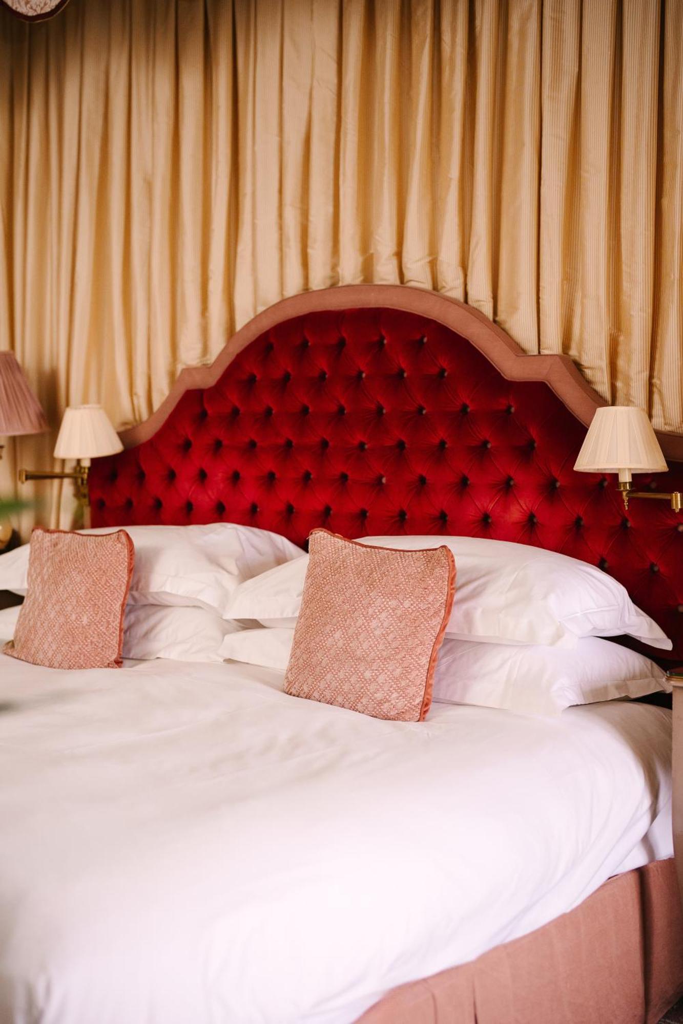 Cliveden House - An Iconic Luxury Hotel Мейденхед Экстерьер фото
