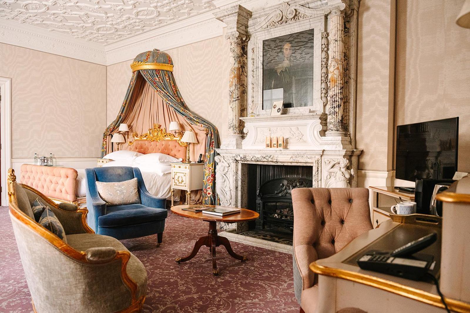 Cliveden House - An Iconic Luxury Hotel Мейденхед Экстерьер фото