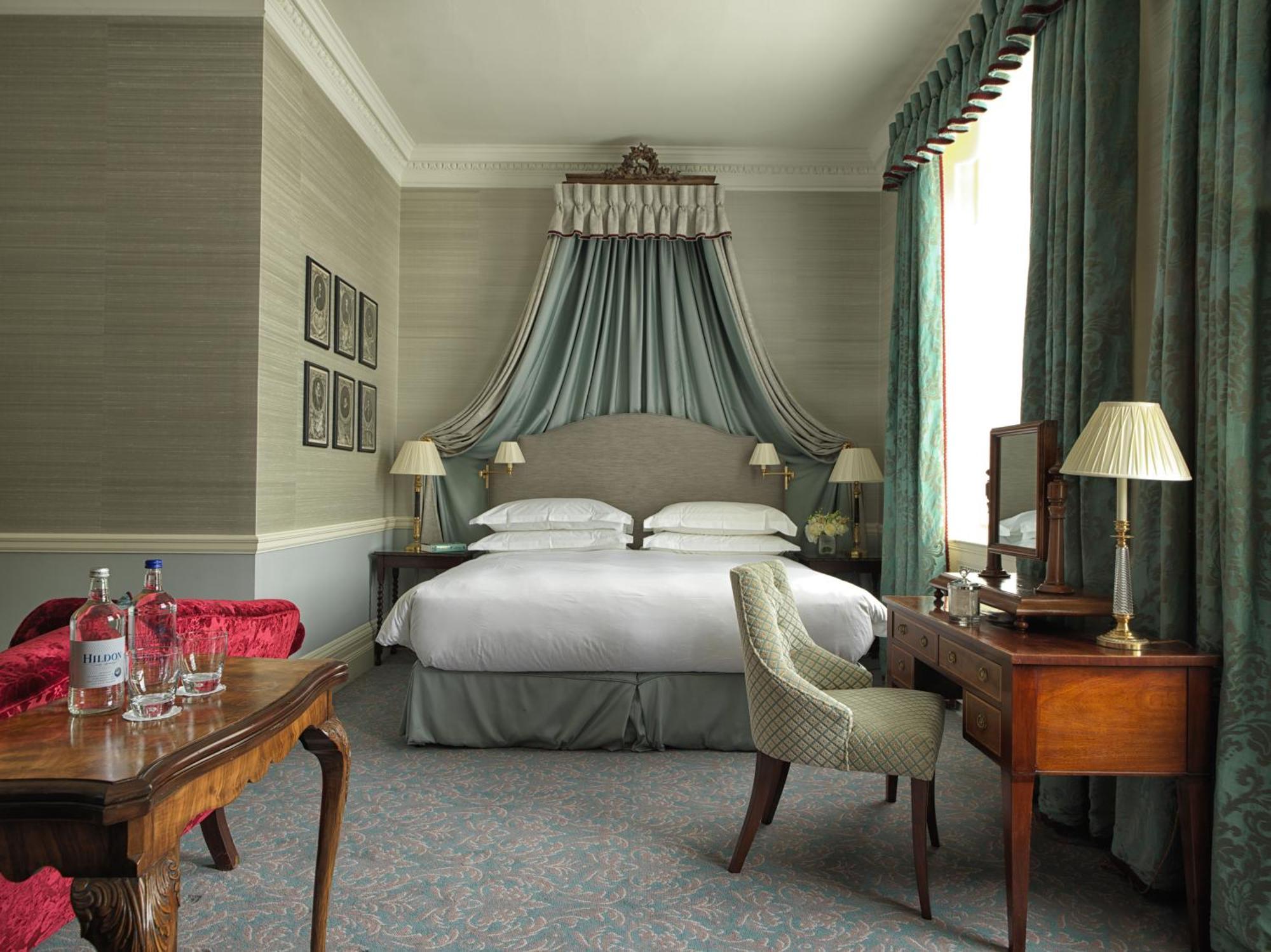 Cliveden House - An Iconic Luxury Hotel Мейденхед Экстерьер фото